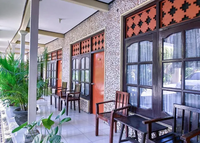 Hotel Catur Adi Putra 2*