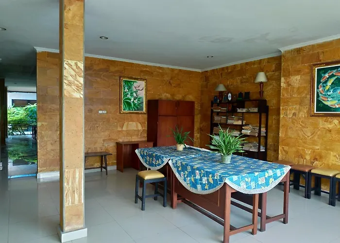 Hotel Catur Adi Putra 2*